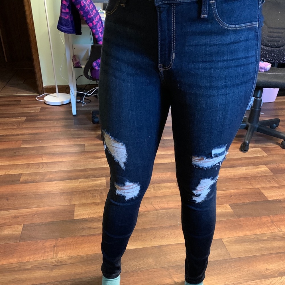 Hollister distressed jeggings size 7